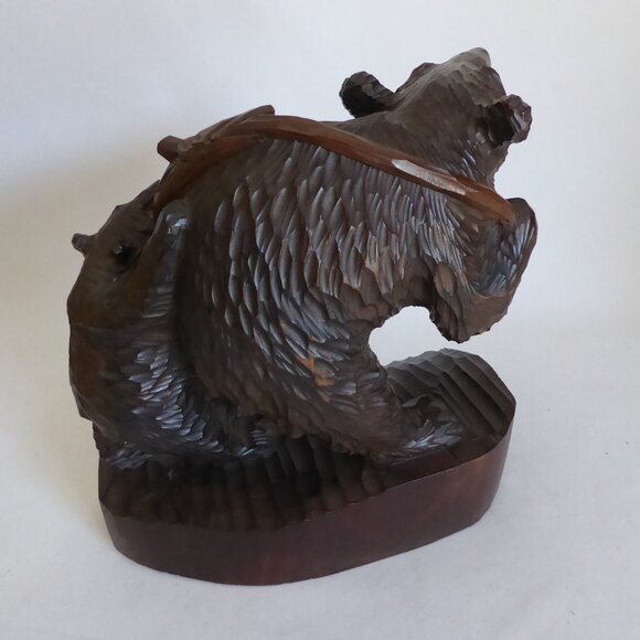 VINTAGE 12” JAPANESE AINU HOKKAIDO CARVED WOOD BEAR WITH CUB SALMON SCULPTURE - Picture 6 of 14